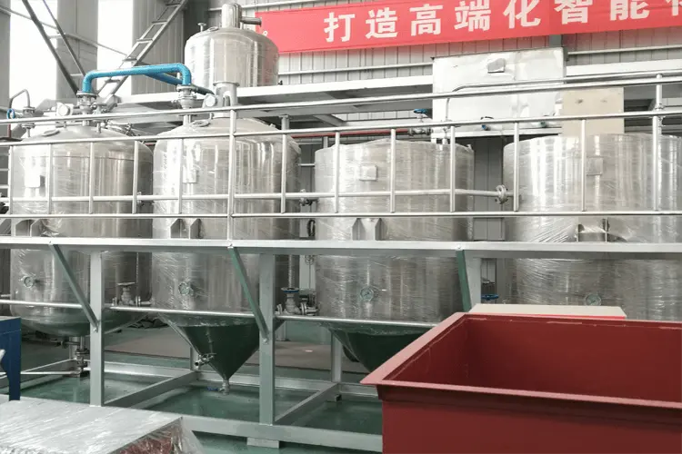 Four Tank Refinery Equipment
